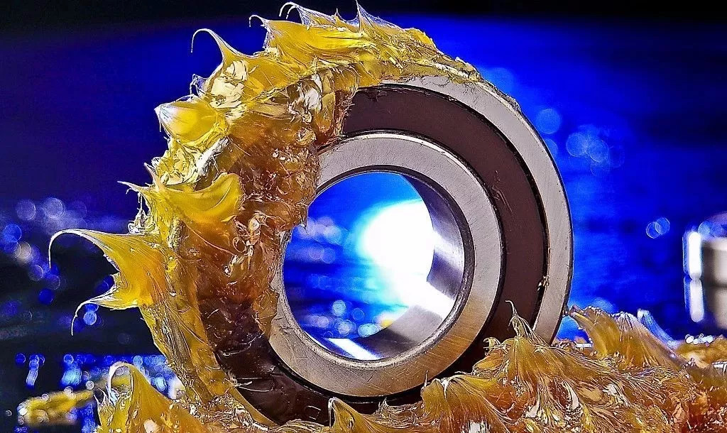 如何防止軸承潤滑脂添加過量呢？